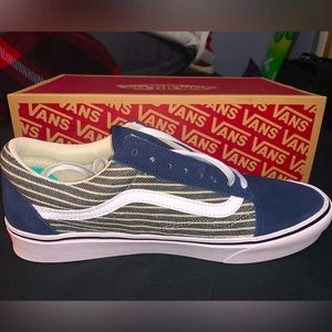 Great condition, Bought and never taken out of the box, brand new.